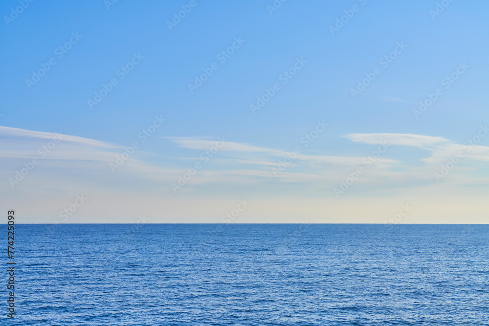 水平線の見える海