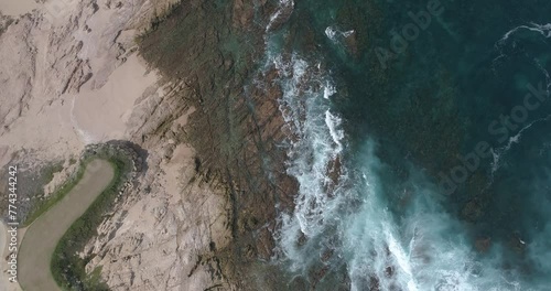 Olas en la playa en cabos