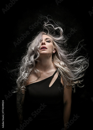 Portrait, junge Frau, lange Haare, blonde Frau, blond, Model,  © ansehnlich@web.de