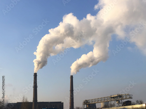 Smoke pollution from factory pipes © Pavlo Vakhrushev