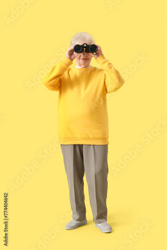 Senior female tourist looki...