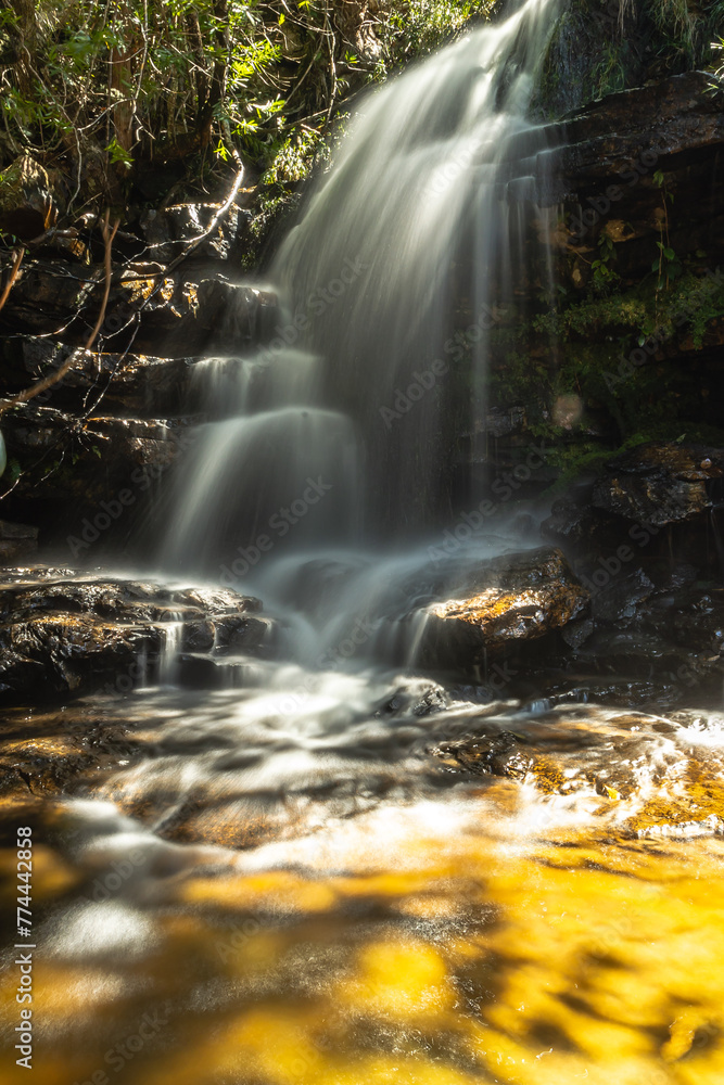 Obraz premium Cachoeira no distrito de Conselheiro Mata, na cidade de Diamantina, Estado de Minas Gerais, Brasil
