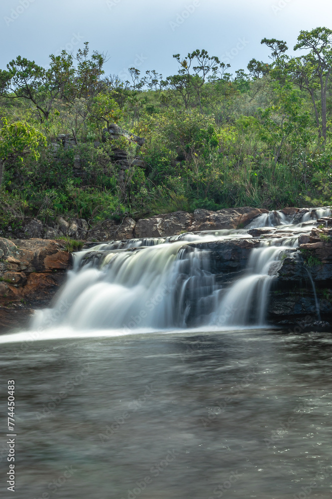 Fototapeta premium Cachoeira no distrito de Conselheiro Mata, na cidade de Diamantina, Estado de Minas Gerais, Brasil