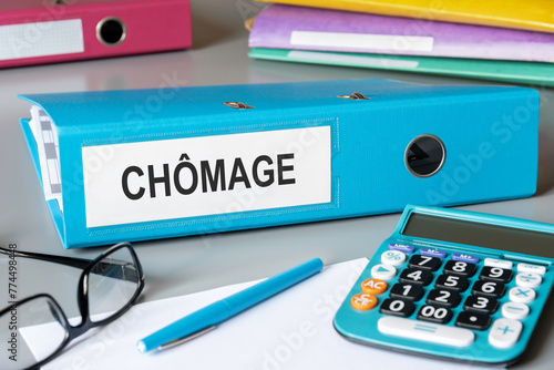 Chômage.  Classeur de rangement de papiers. photo