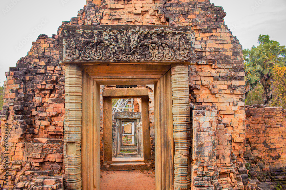 Naklejka premium Close up to the ruin ancient brick gate of Pre Rup temple in Siem Reap, Cambodia
