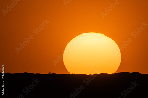 Sunset in the Sahara - southern Tunisia © skazar