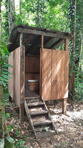 banheiro rústico no parque nacional do tumucumaque  photo