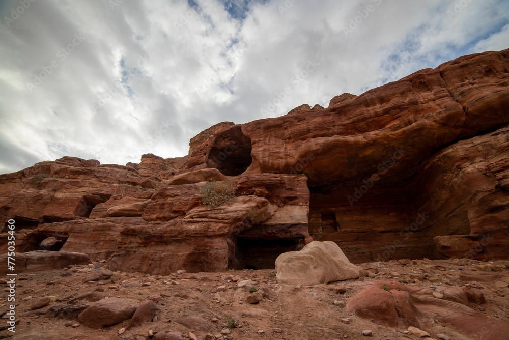 Closeup shot of ancient ruins in Petra, Jordan on a sunny day