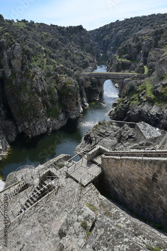 Presa de El VILLAR (Robledillo de la Jara) photo