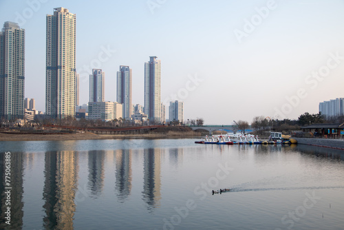                    Korea  Incheon cheong-na lake park 