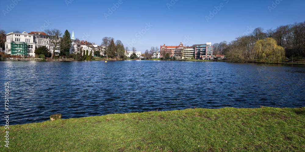 Obraz premium Lübeck Pano am Mühlenteich wolkenlos