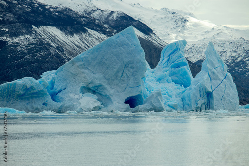 El Calafate: Donde los Glaciares Domina el Horizonte