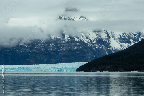Cautivadoras Formas de Hielo: Glaciares del Sur de Argentina