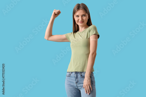Strong young woman with app...
