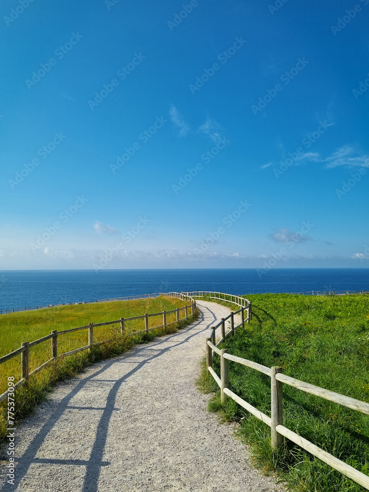 Fototapeta premium Road to the sea