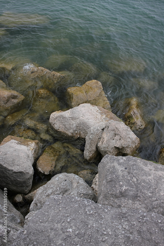 Fototapeta premium rocks in the water