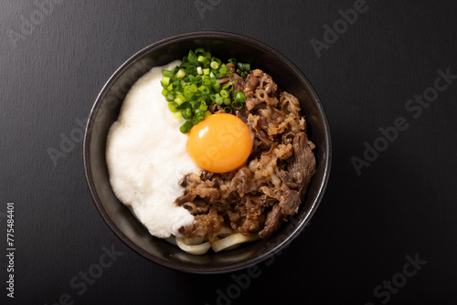 牛肉とろろ玉子 ぶっかけうどん