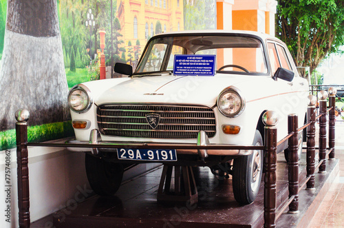 Vintage car in Dragon Wharf - Ho Chi Minh Museum, Vietnam © OmeLettz