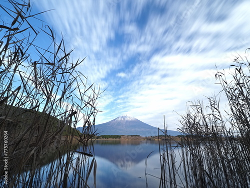 富士山と、印象的な雲