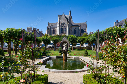 The Saint-Ténénan church in Guerlesquin photo