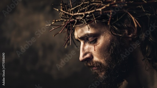 Depiction of Jesus with a thorn crown, reflecting Easter's solemnity.