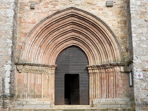 Eglise, sainte-Catherine  d'Alexandrie  à  Masseret Corrèze.