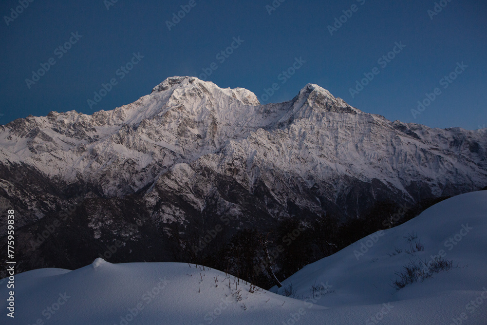 Obraz premium snow covered mountains
