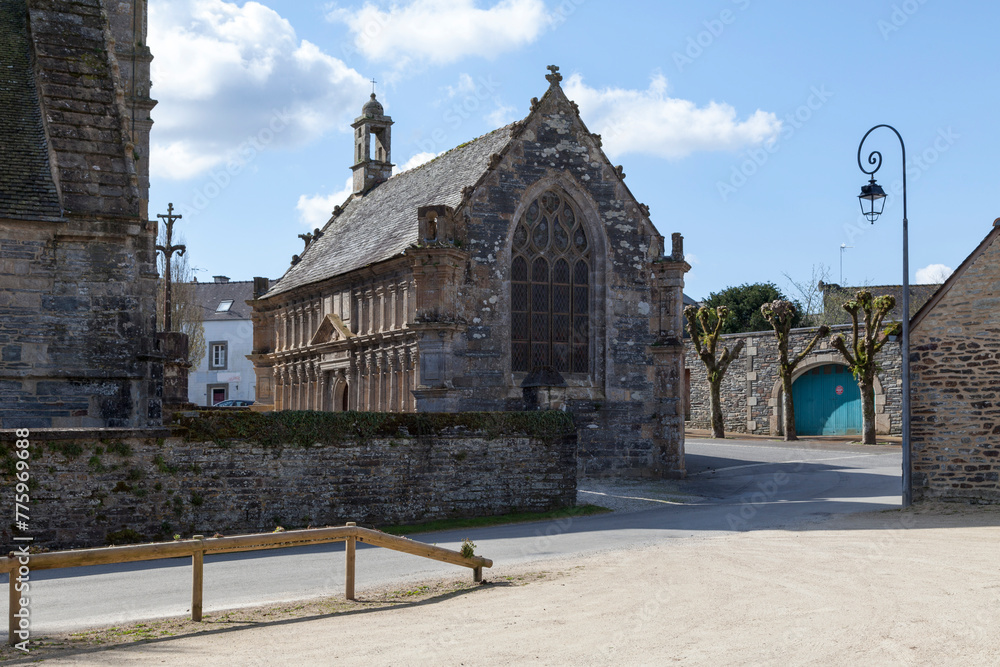 Φωτογραφία The ossuary of the Saint-Yves church in La Roche-Maurice