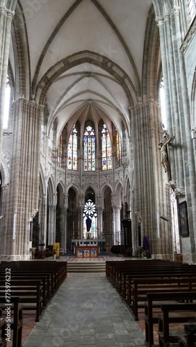 Int  rieur de la basilique d Evron dans la Mayenne France Europe