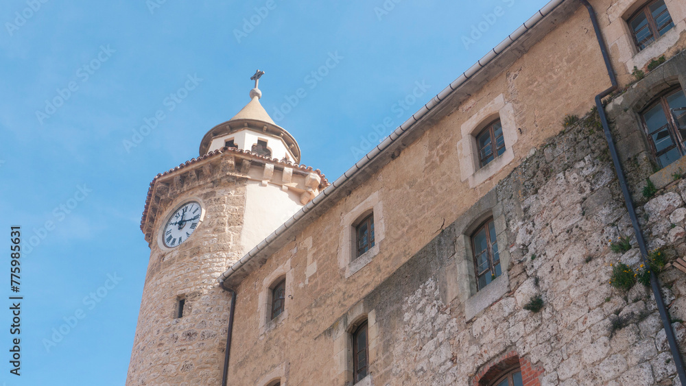 Detalle arquitectonico en iglesia medieval de Oña