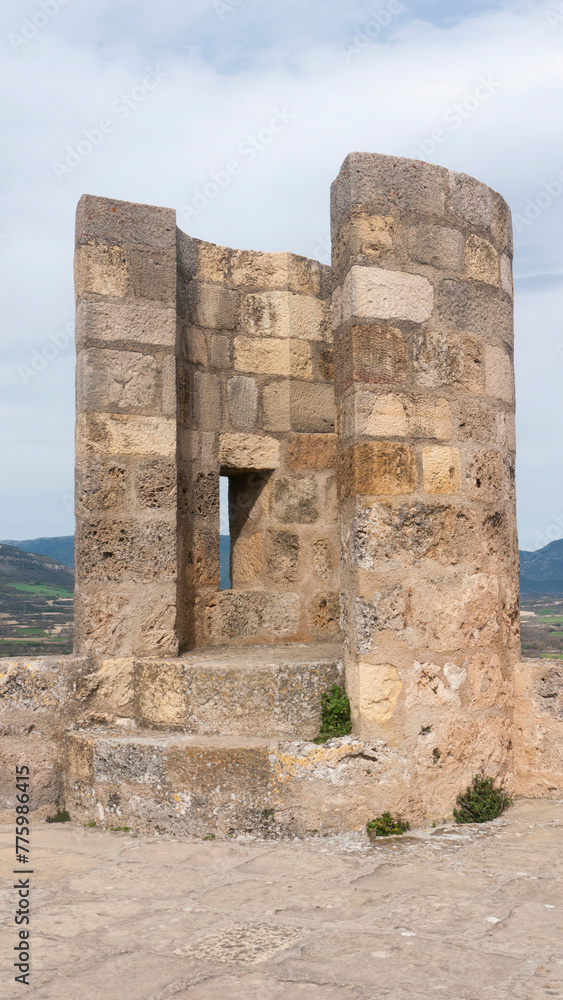 Torre defensiva en castillo de piedra de Castilla