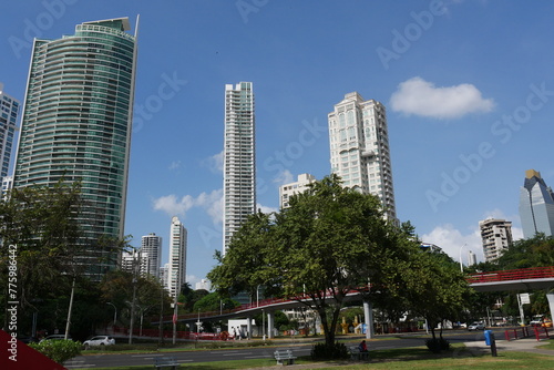 Hochhäuser in der Stadt Panama City an der Cinta Costera