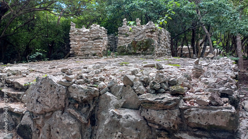 Ruins in Playa del Carmen Archeological Site © achpf