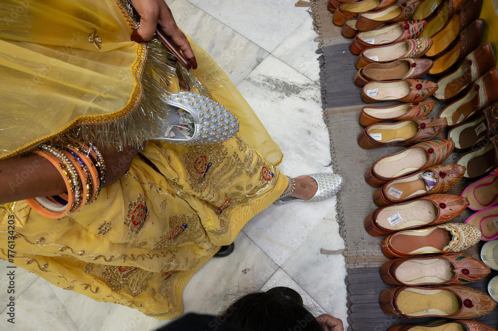 rajasthani ladies shoes