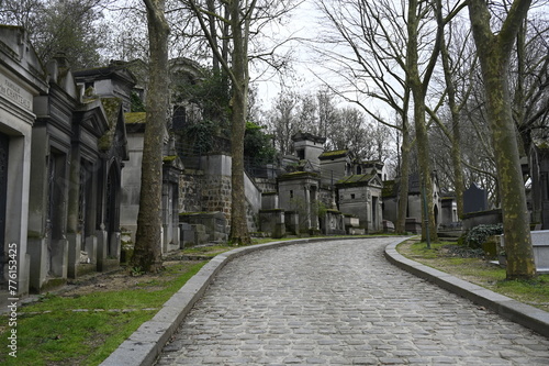 Tombes croix cimetière