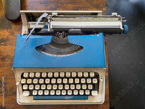 retro typewriter vintage keyboard typing old machine  photo