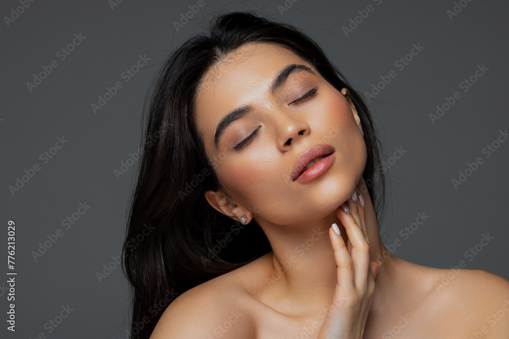 ?oung woman with brown hair. Pretty model girl with perfect fresh clean skin. ?oung woman with brown hair. Pretty model girl with perfect fresh clean skin.