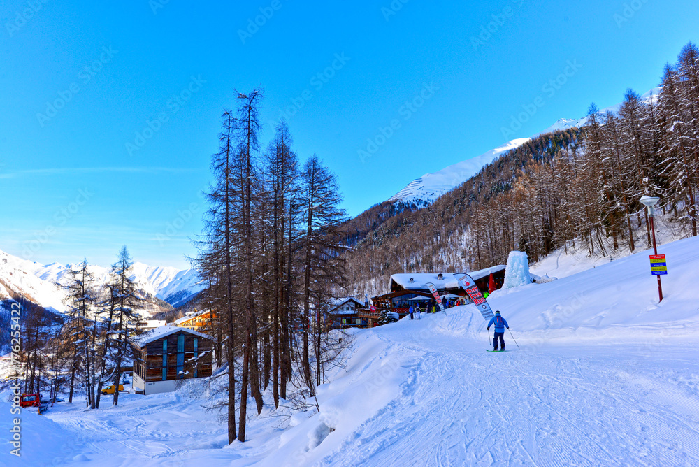 Skigebiet  in Samnaun in der Region Engiadina Bassa/Val Müstair, Graubünden (Schweiz)