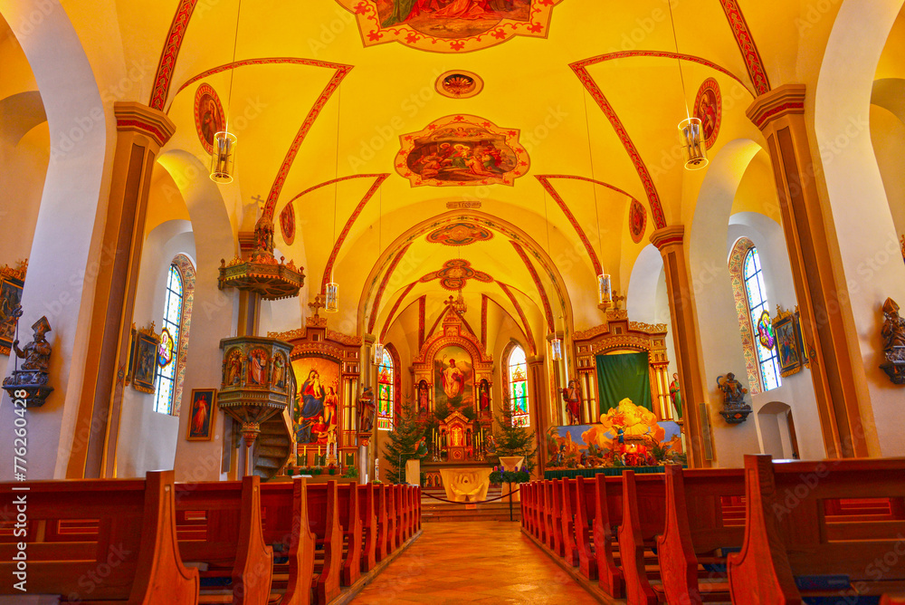 Fototapeta premium Innenansicht der Pfarrkirche Nauders - Tirol (Österreich)