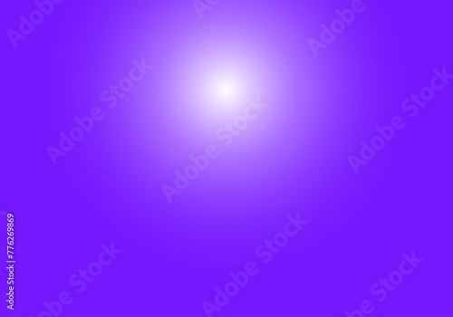 Cielo azul violeta con sol al fondo. Fondo abstracto. La luz