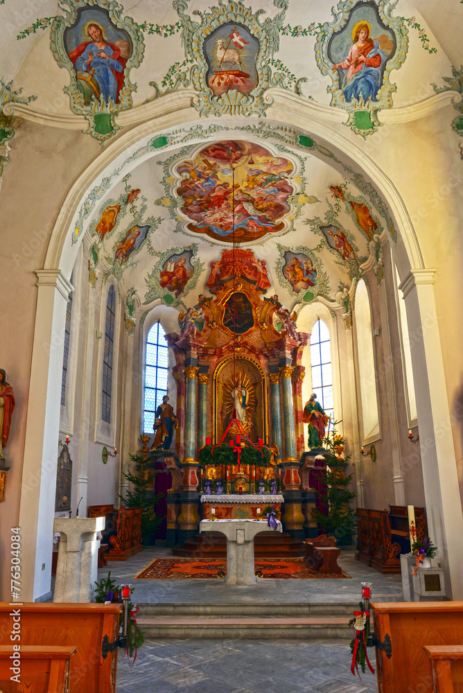 Innenansicht der Pfarrkirche Heiterwang in der Gemeinde Heiterwang im Bezirk Reutte, Tirol