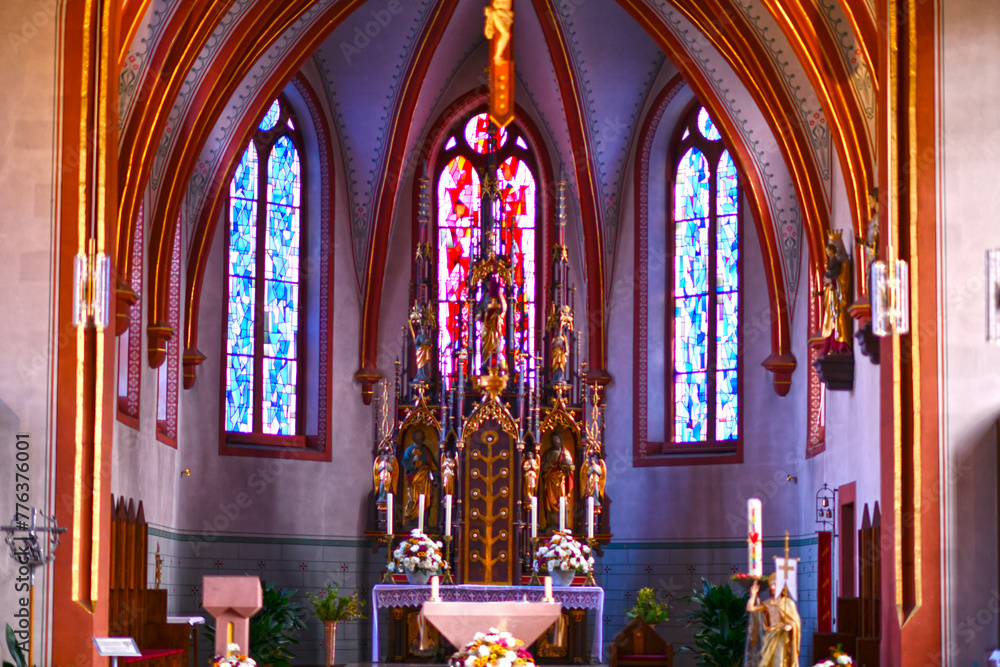 Innenansicht der katholische Pfarrkirche Herz Jesu in Kirchzell, Landkreis Miltenberg (Bayern)  - obrazy, fototapety, plakaty 