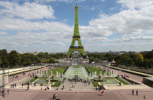 Paris 2O24, La Tour Eiffel végétalisée photomontage design by Les Petits Suisse, en île de France, France, Europe 01 photo