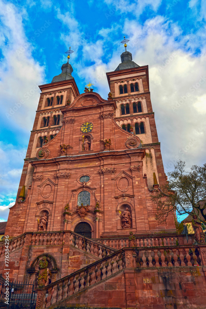 Obraz premium Die Klosterkirche im Kloster Amorbach im Odenwald (Unterfranken, Bayern)