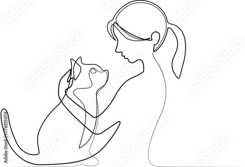 猫をなでる女性