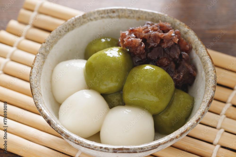 抹茶白玉団子あんこ添え 抹茶白玉団子あんこ添え