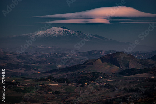 Etna by night - vista da Gangi photo