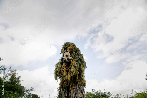 Canvas-taulu Army soldiers who carry out disguise and concealment