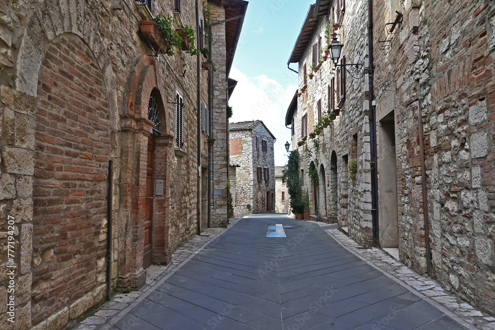 Corciano, vicoli, strade, case del vecchio borgo - Perugia, Umbria