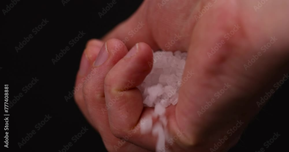 coarse sea salt for cooking, large crystals of sea salt for adding to food coarse sea salt for cooking, large crystals of sea salt for adding to food
